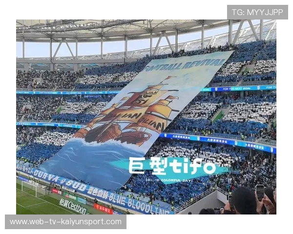 大连英博神奇三连扑李昊成门线奇兵：足球场上的奇迹瞬间